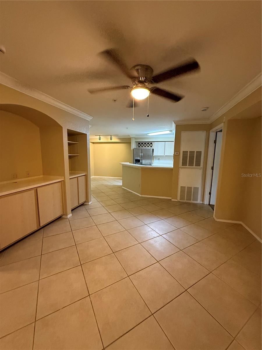 Image 11 of 23 For 827 Camargo Way 205