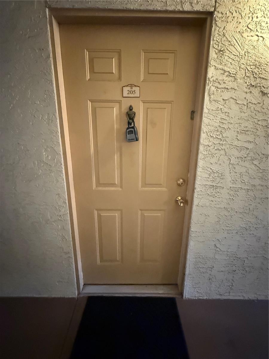 Image 3 of 23 For 827 Camargo Way 205