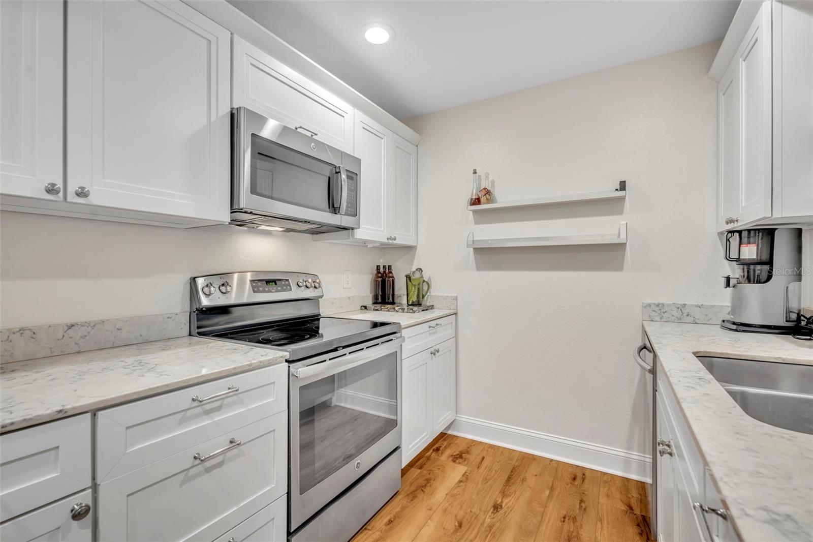 Image 10 of 20 For 1920 Woodcrest Drive 15