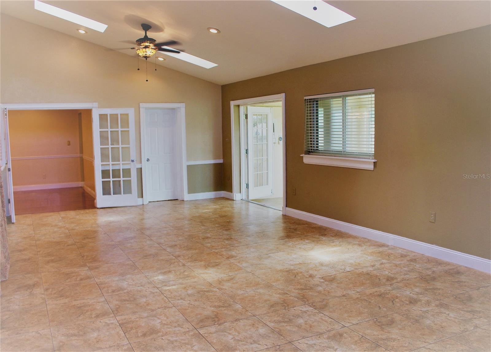 Image 6 of 36 For 1015 Woodall Drive