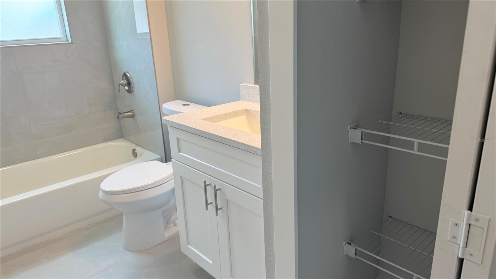 Image 16 of 20 For 8936 Circular Way