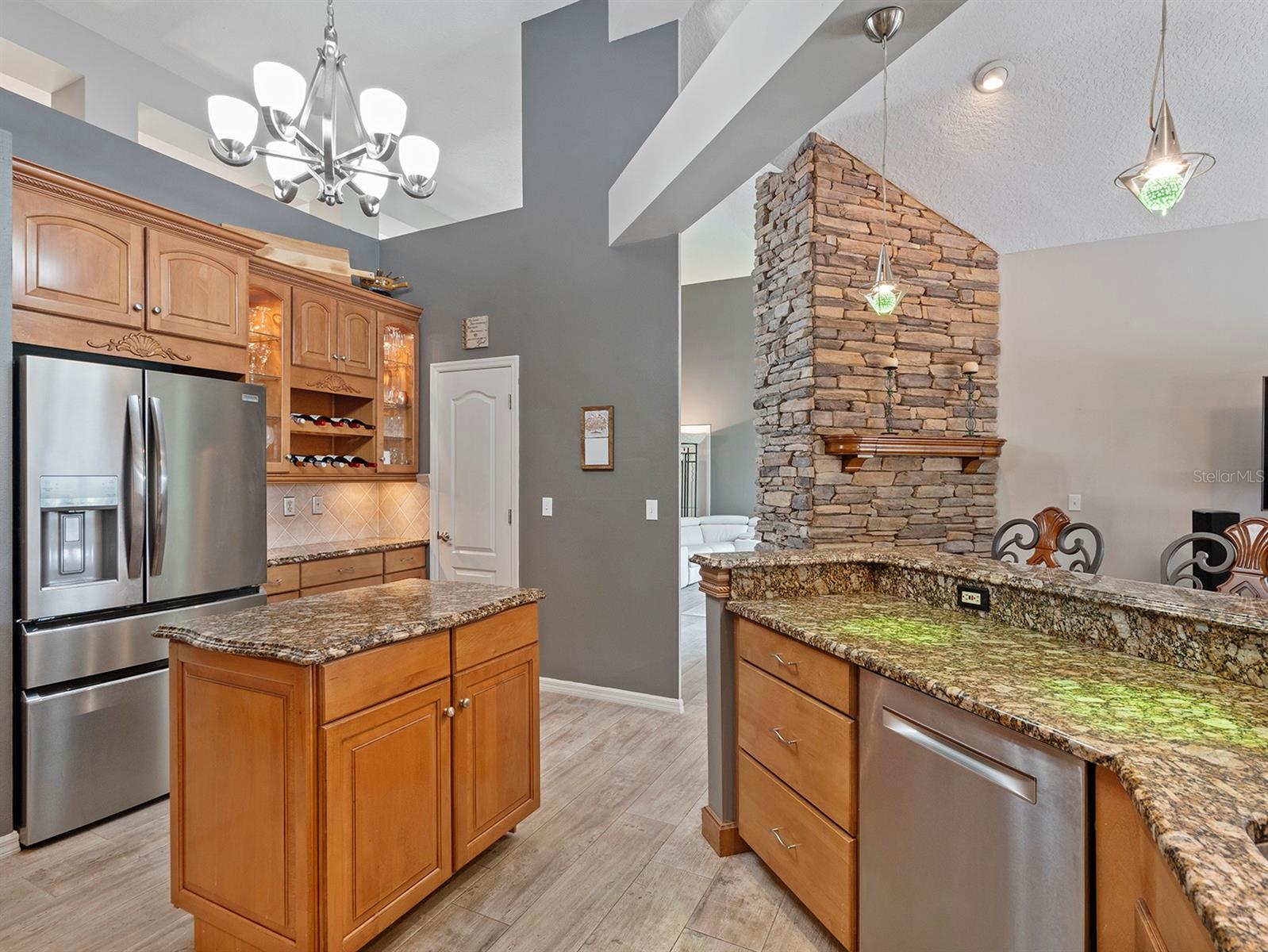 Image 8 of 52 For 14450 Stamford Circle