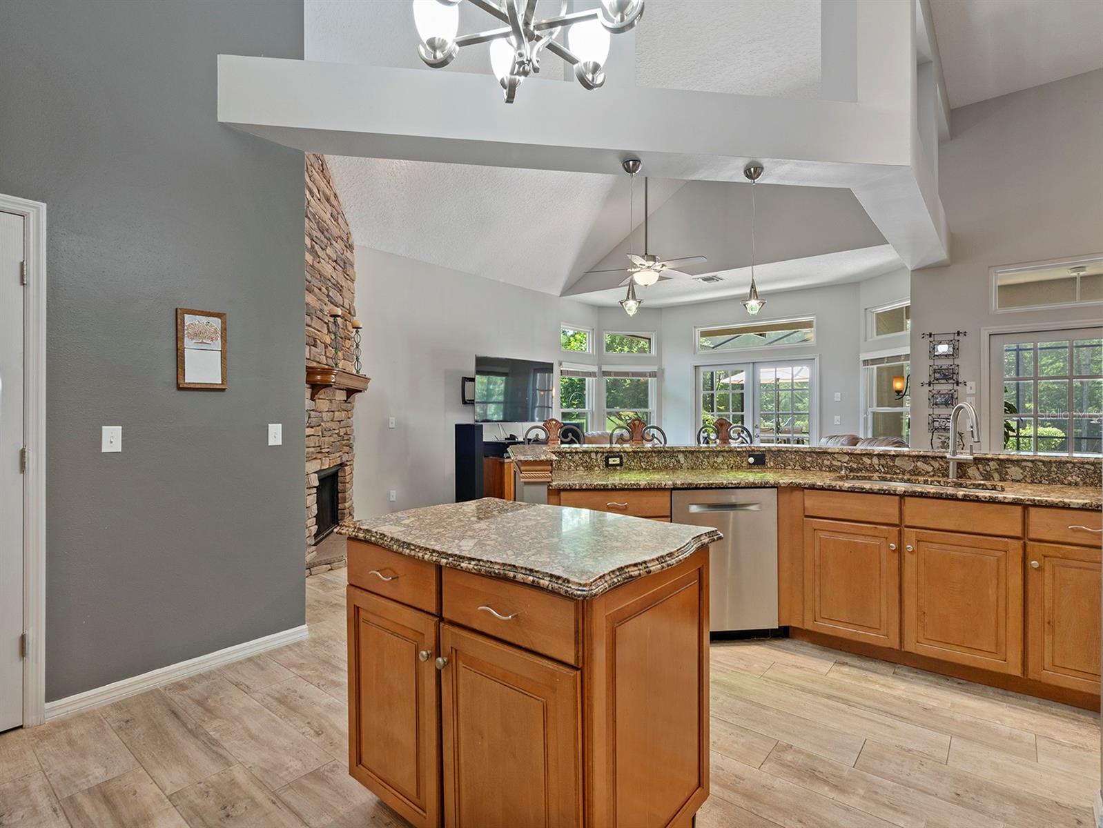 Image 9 of 52 For 14450 Stamford Circle