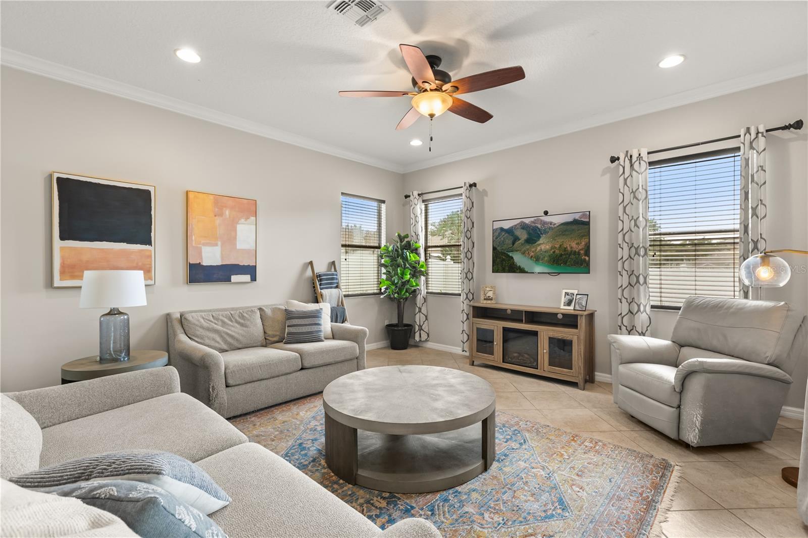 Image 7 of 36 For 2018 Bay Clover Drive
