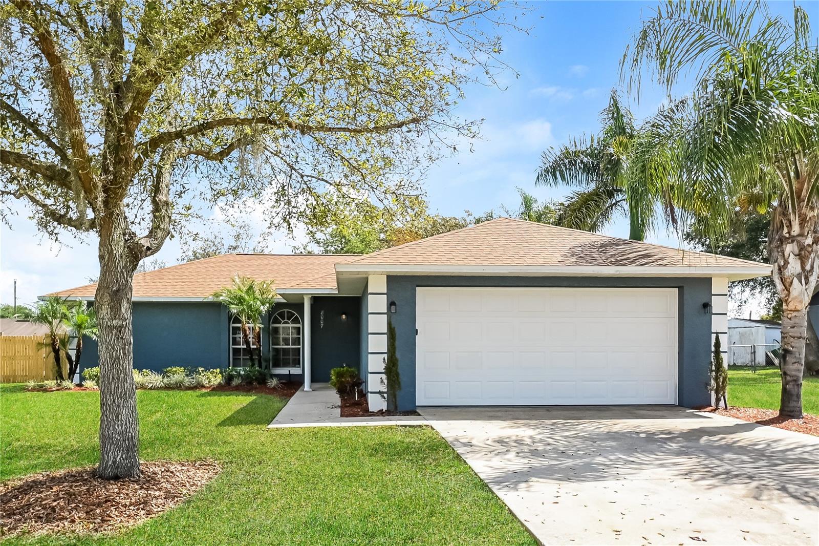 Details for 8007 Apache Lane, LAKELAND, FL 33810