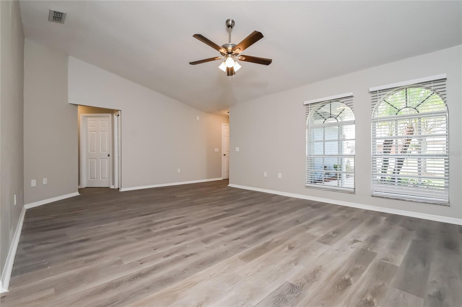 Image 4 of 16 For 8007 Apache Lane