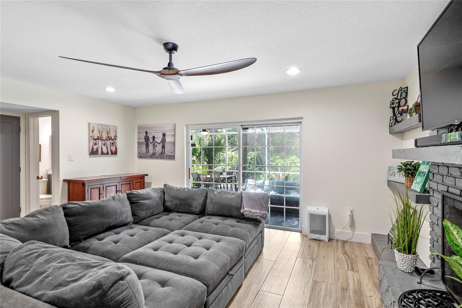 Image 13 of 46 For 4008 Lake Sarah Drive
