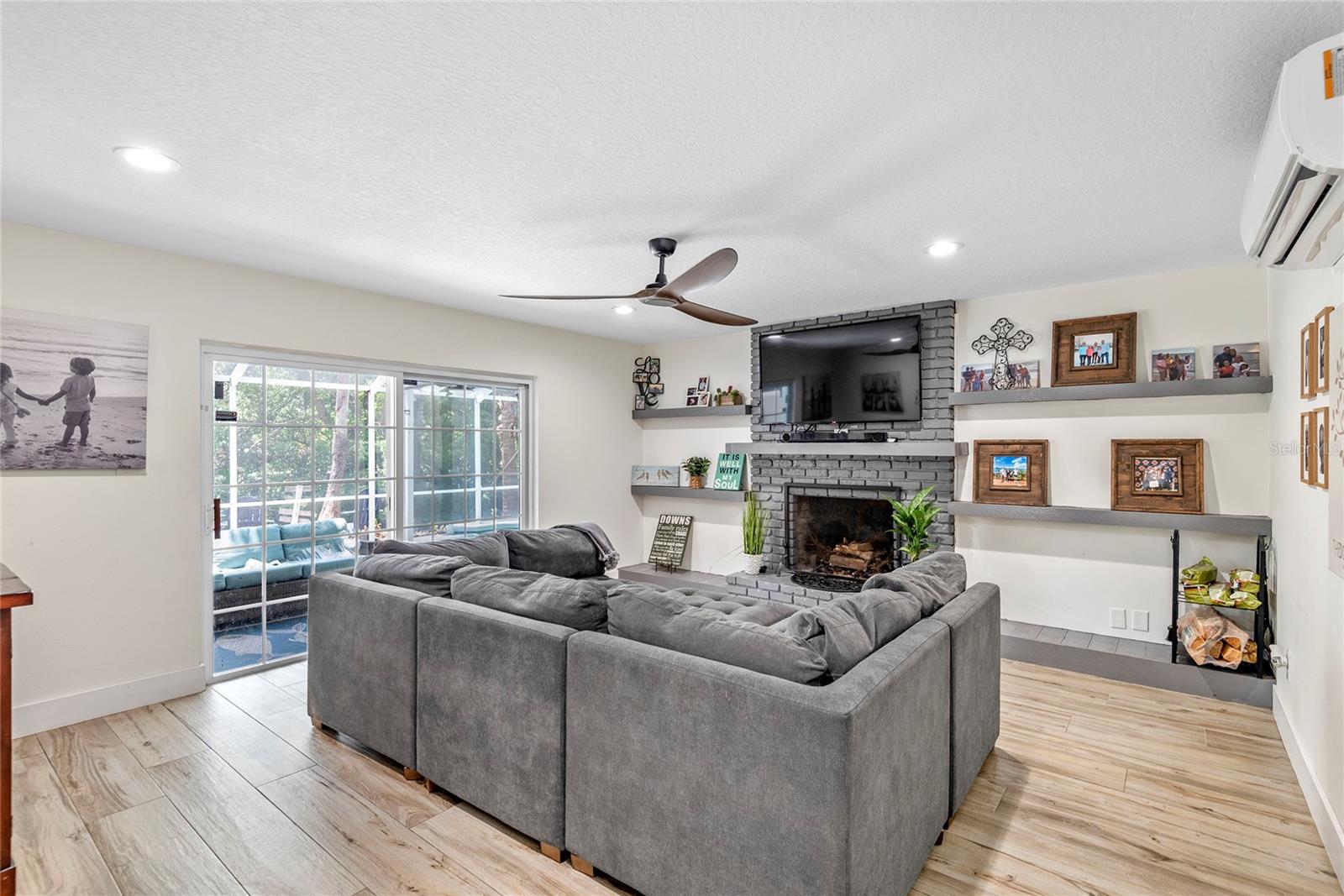 Image 14 of 46 For 4008 Lake Sarah Drive