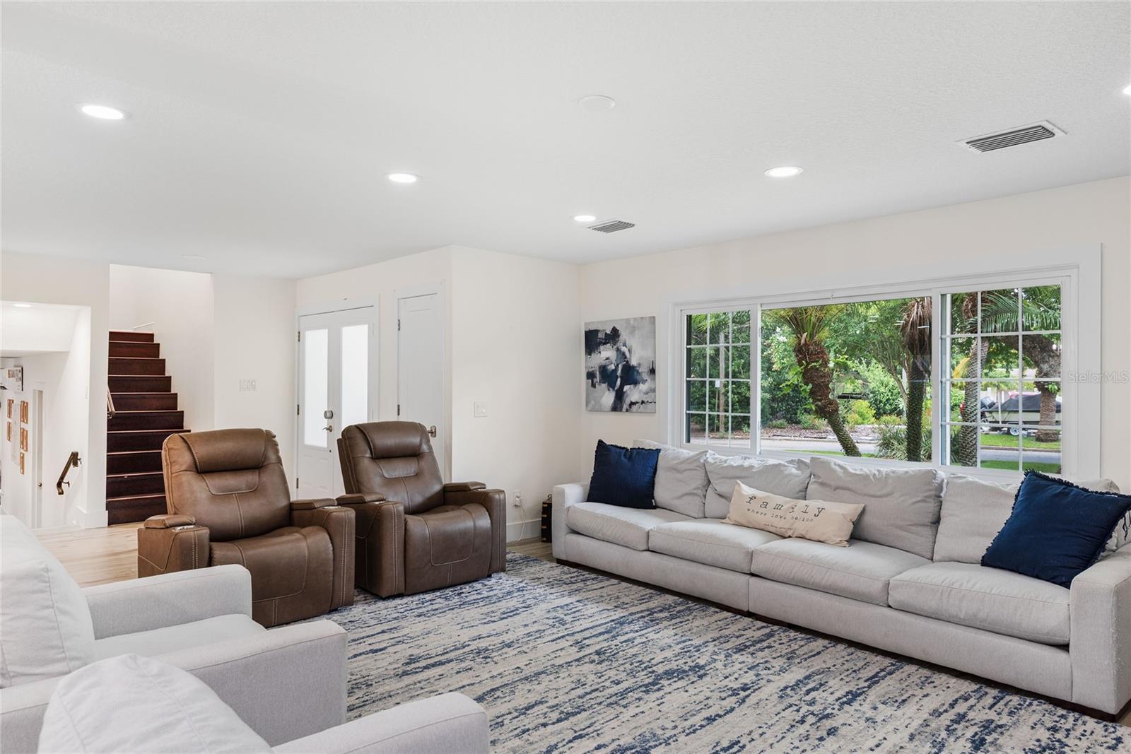 Image 4 of 46 For 4008 Lake Sarah Drive