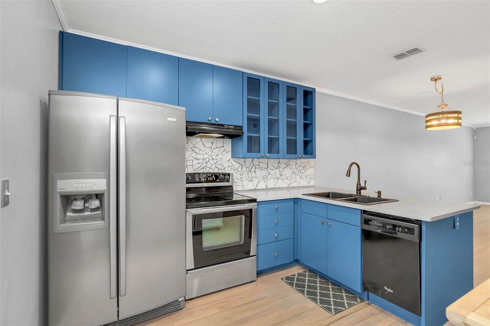 Image 3 of 11 For 40 Hyer Avenue