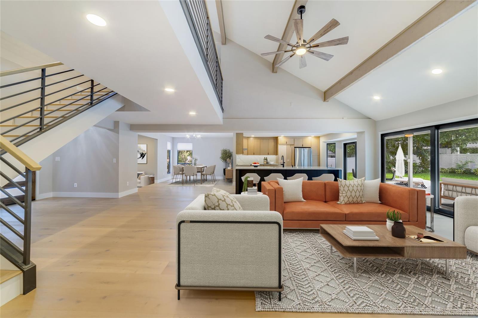 Image 3 of 47 For 941 Versailles Circle