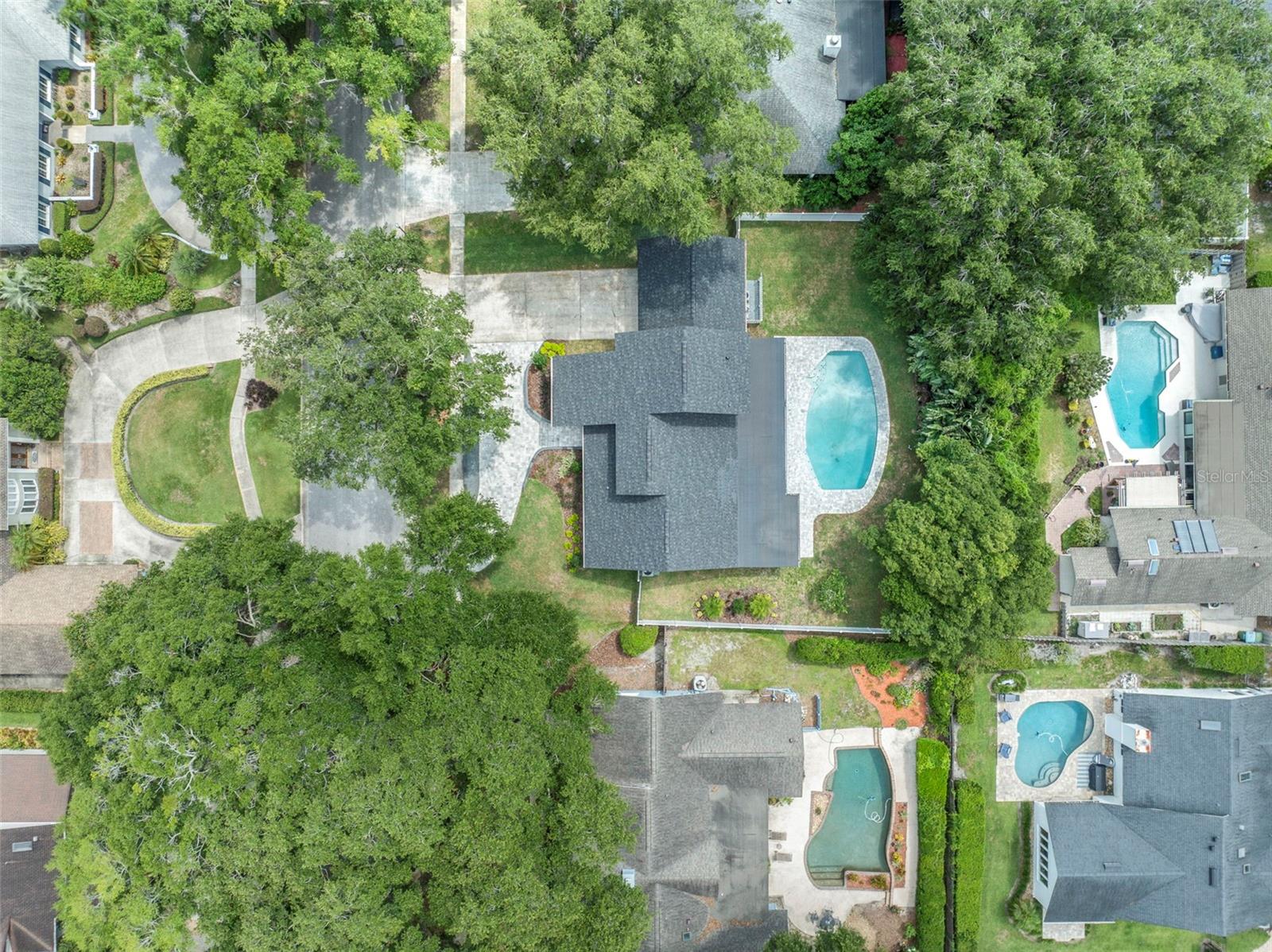 Image 31 of 47 For 941 Versailles Circle