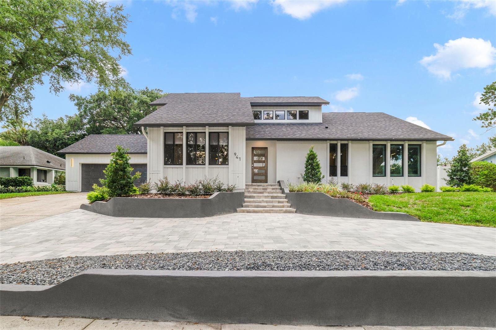 Image 33 of 47 For 941 Versailles Circle