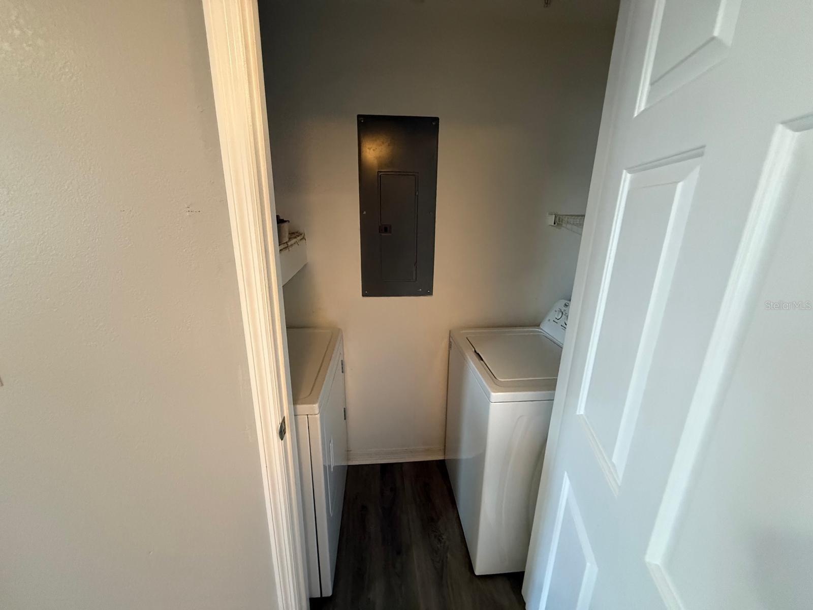 Image 16 of 36 For 2015 Erving Circle 307