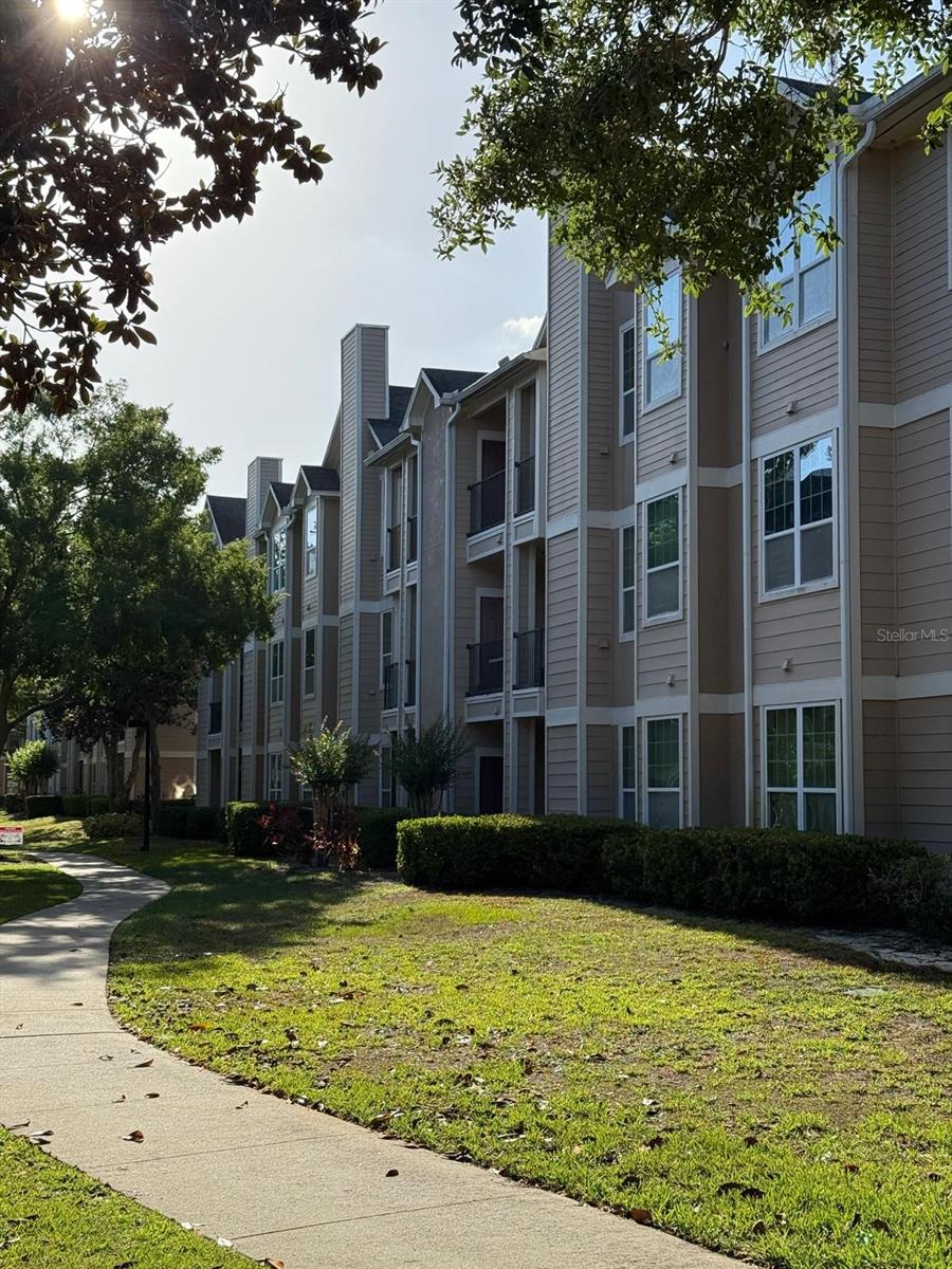 Image 33 of 36 For 2015 Erving Circle 307