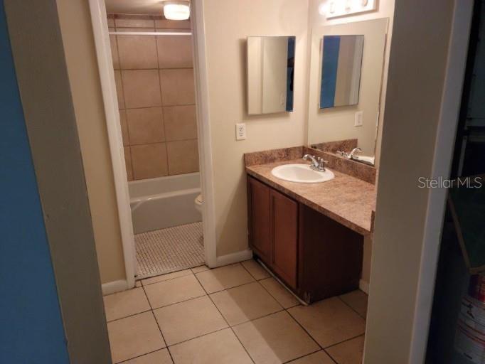 Image 11 of 19 For 4322 Lakeway Drive 13 F