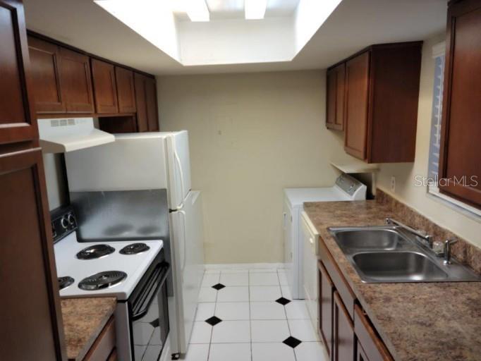 Image 5 of 19 For 4322 Lakeway Drive 13 F