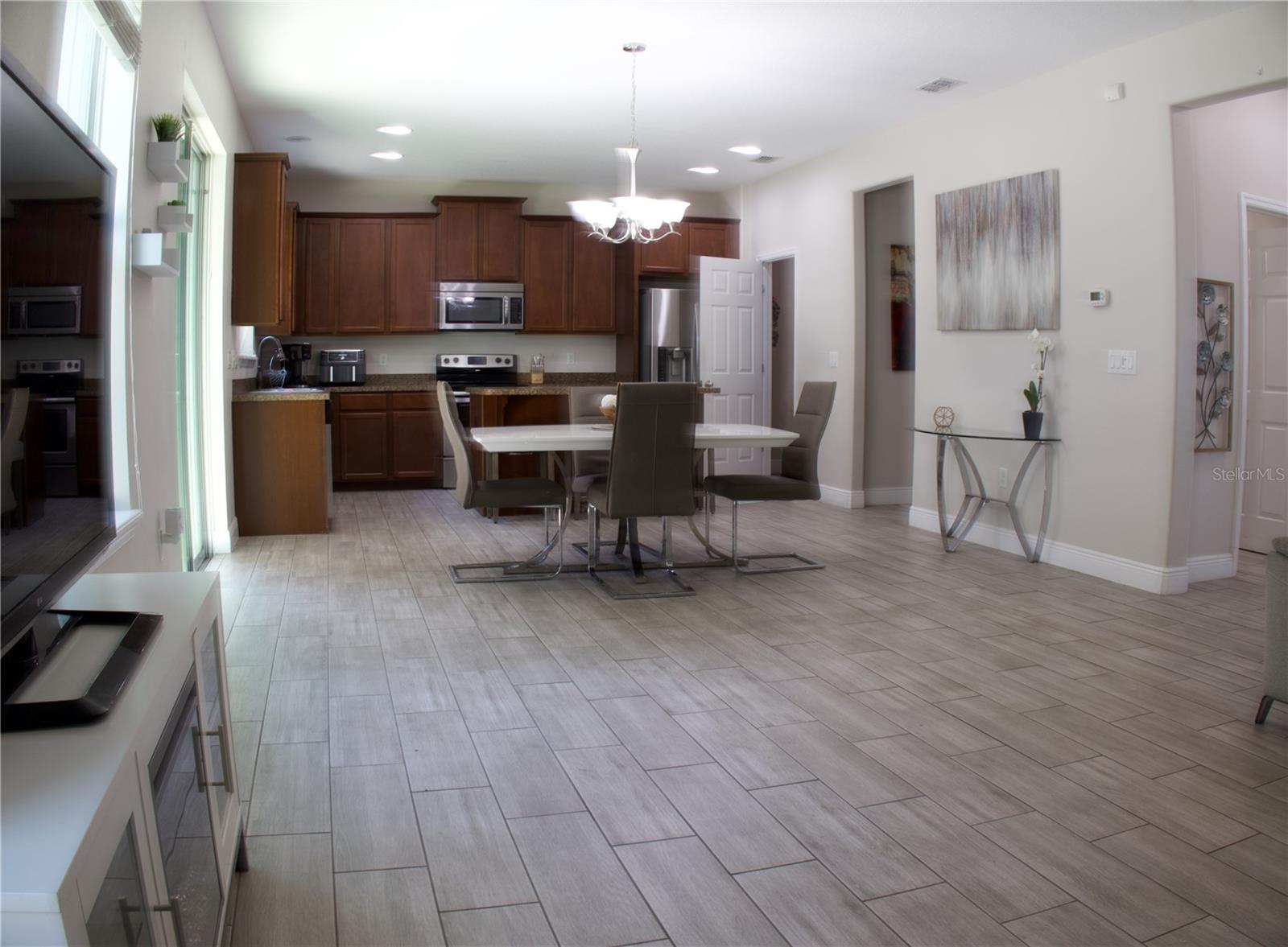 Image 11 of 31 For 7338 Azalea Cove Circle