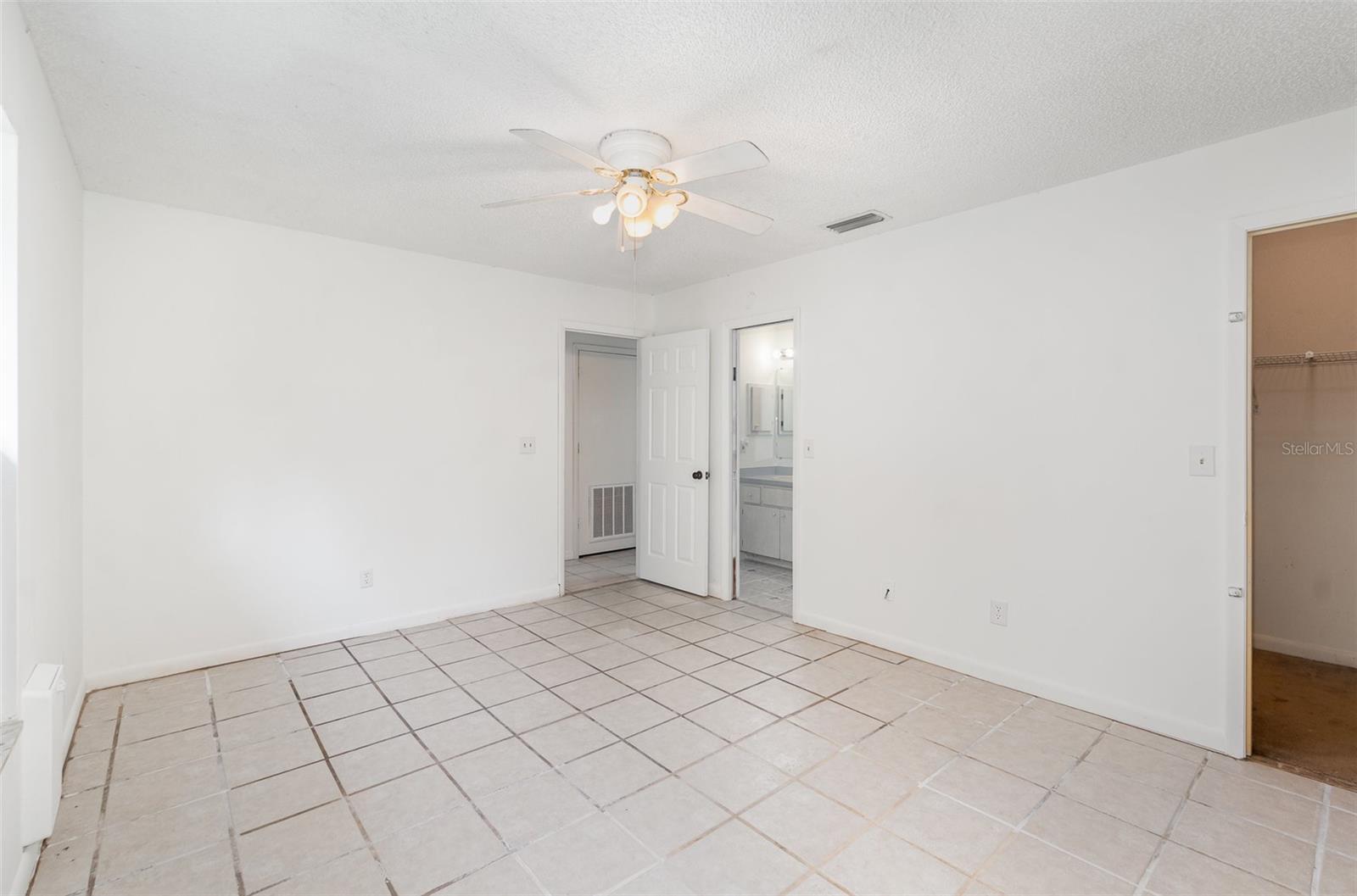 Image 7 of 20 For 2423 Centennial Boulevard