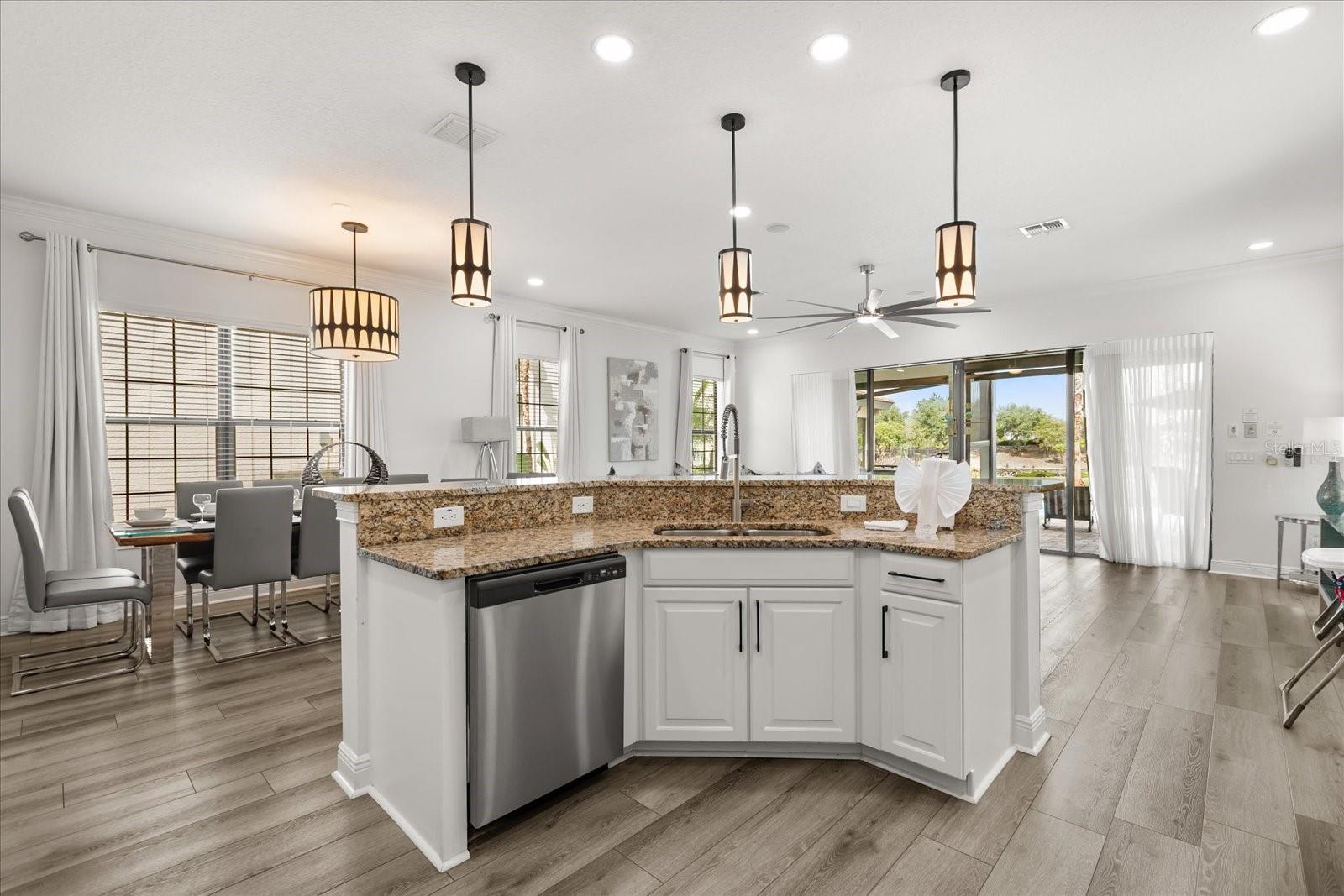 Image 11 of 49 For 915 Golden Bear Drive