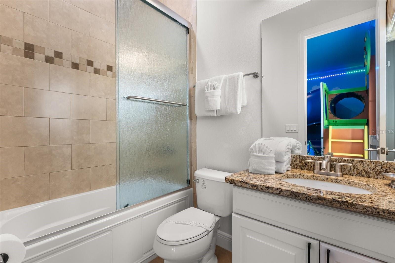 Image 12 of 49 For 915 Golden Bear Drive