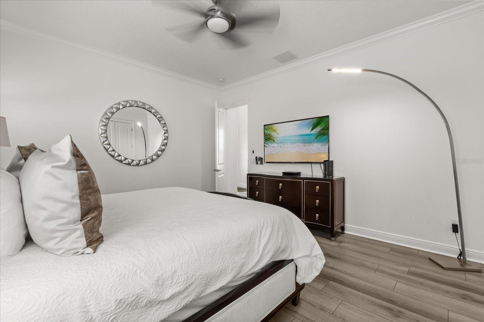 Image 33 of 49 For 915 Golden Bear Drive