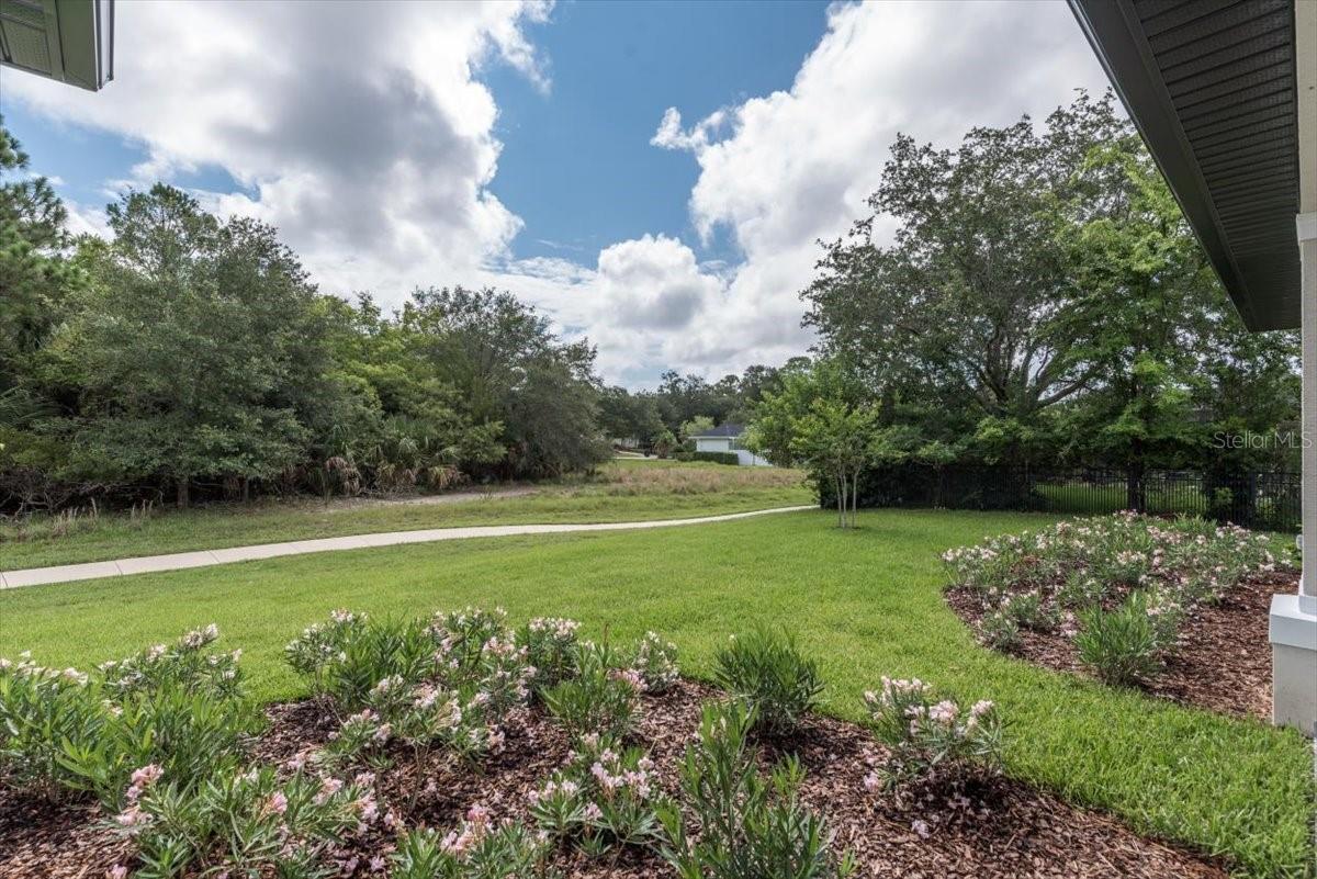 Image 70 of 90 For 17 Old Oak Drive N