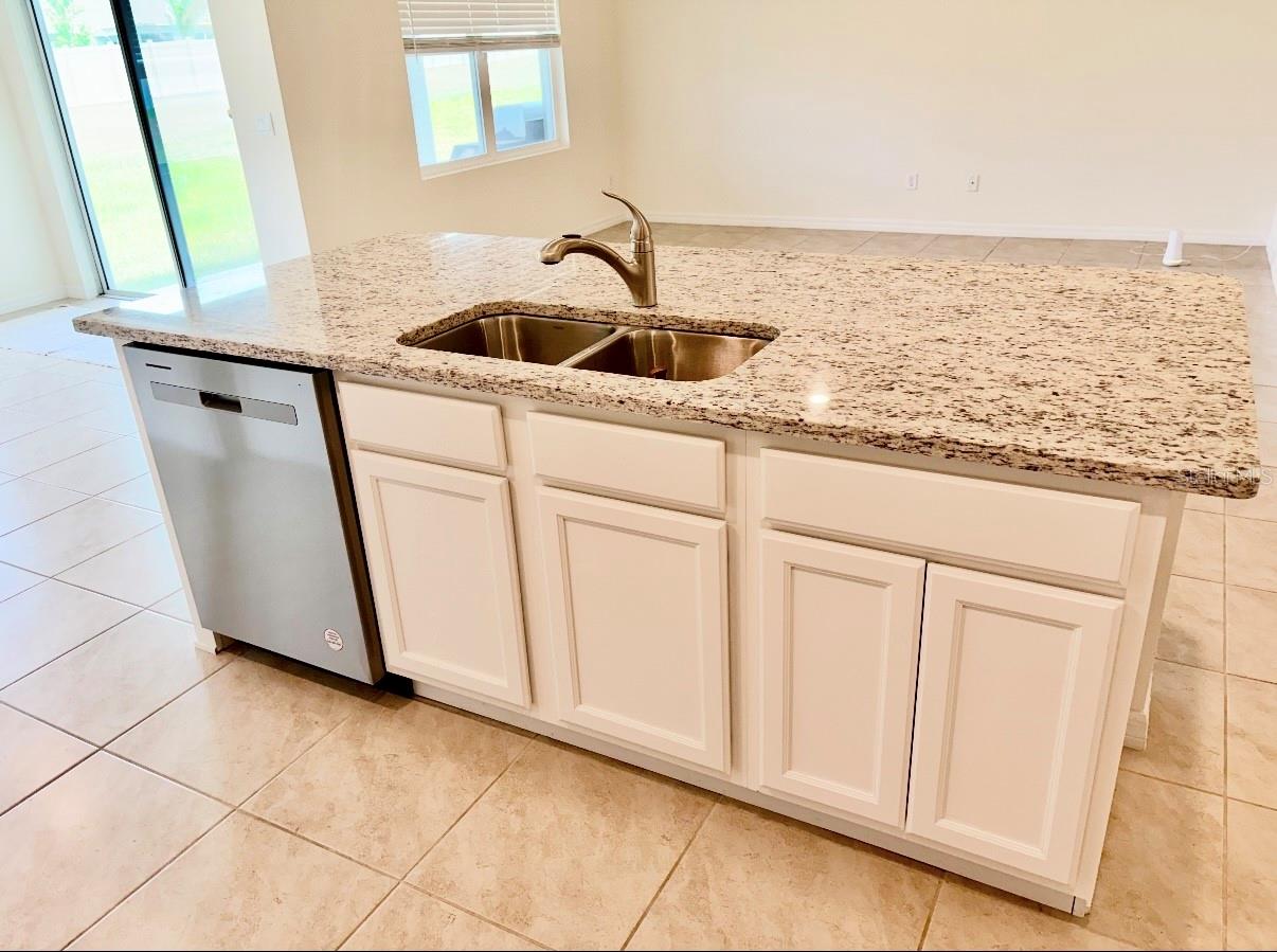 Image 3 of 20 For 5216 Greenheart Avenue