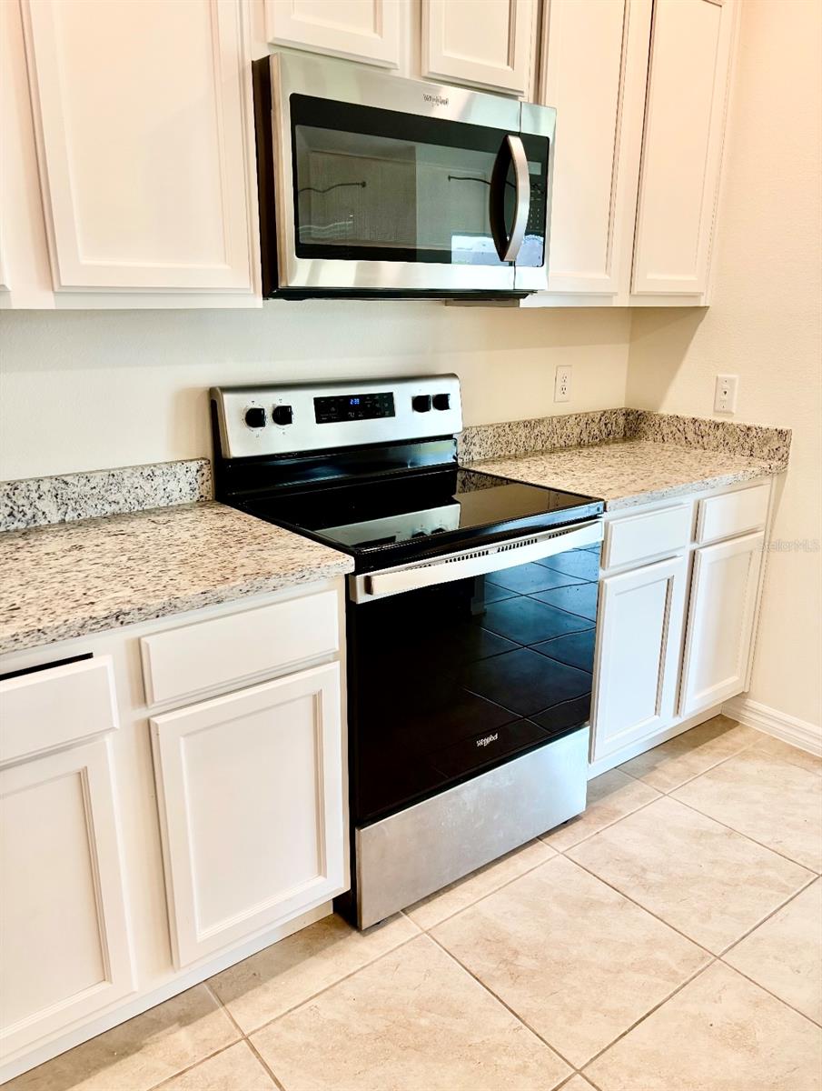 Image 4 of 20 For 5216 Greenheart Avenue
