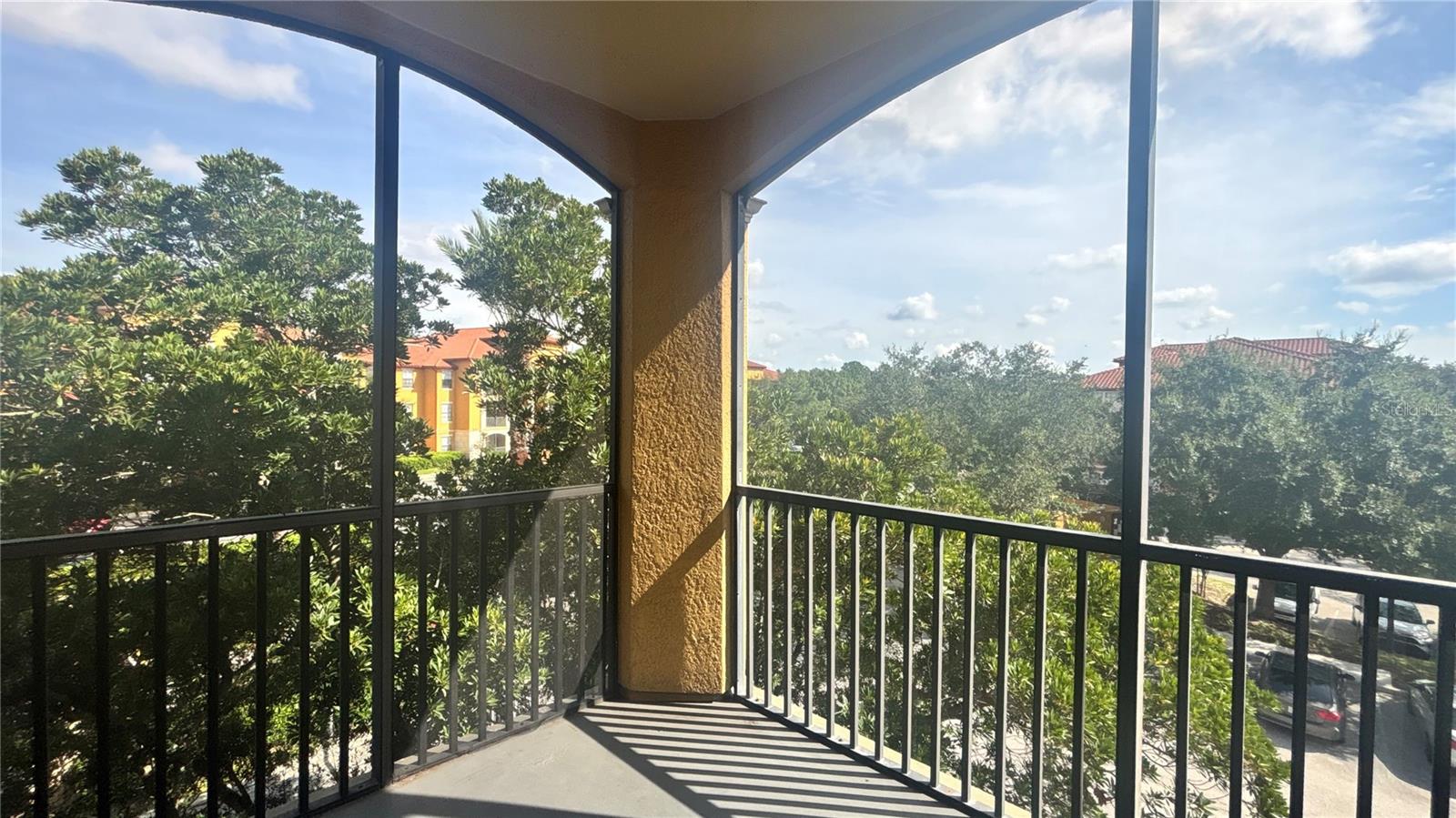 Image 11 of 22 For 6159 Metrowest Boulevard 307