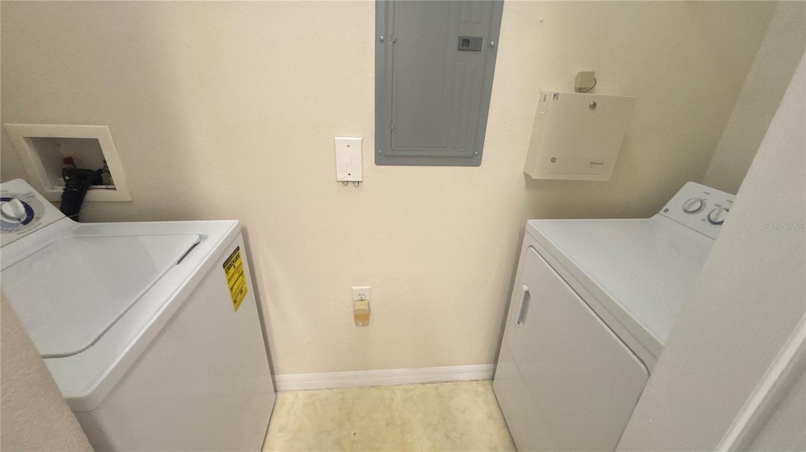 Image 17 of 22 For 6159 Metrowest Boulevard 307