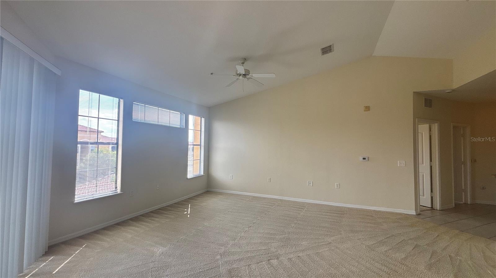 Image 4 of 22 For 6159 Metrowest Boulevard 307