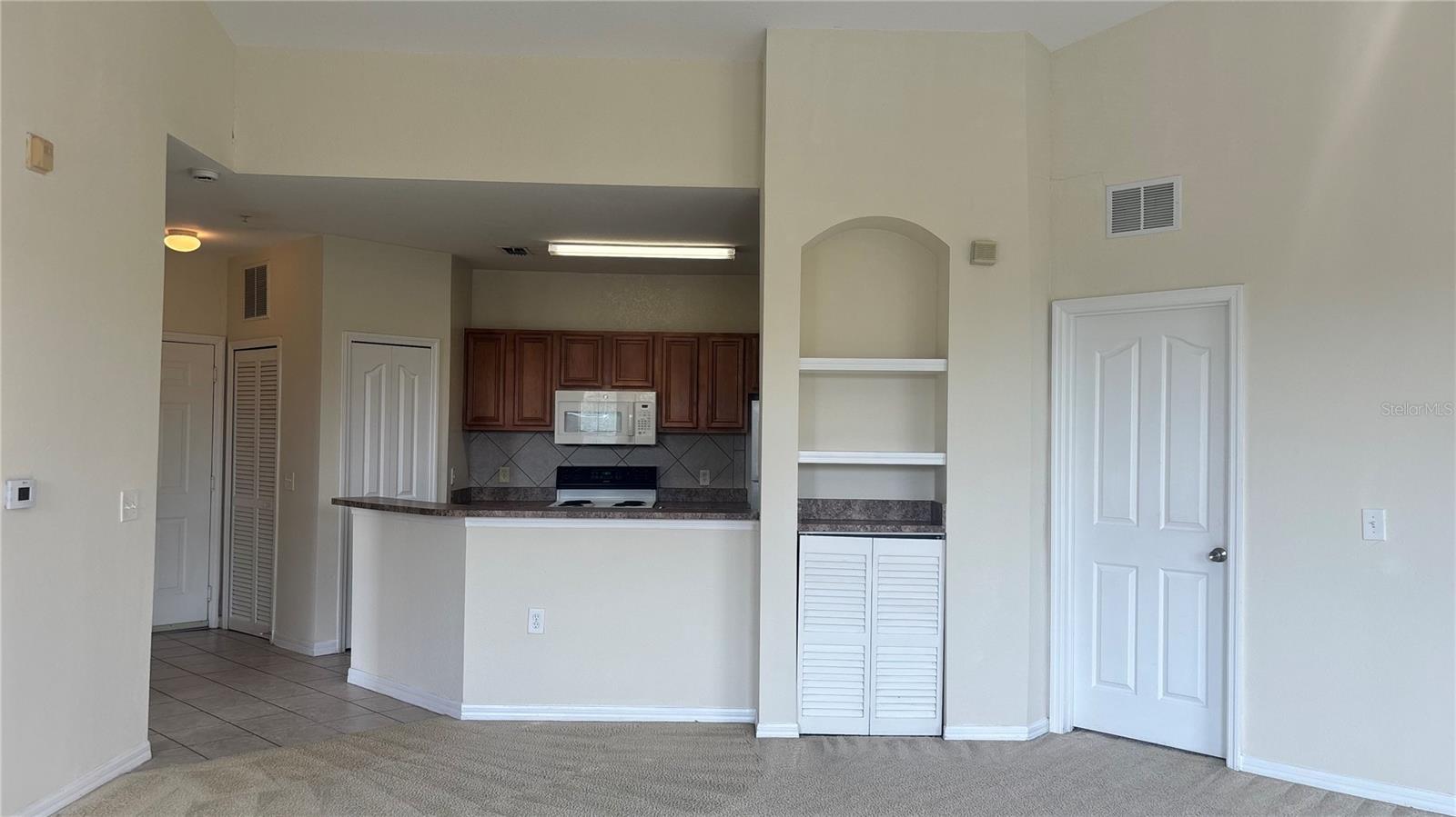 Image 6 of 22 For 6159 Metrowest Boulevard 307