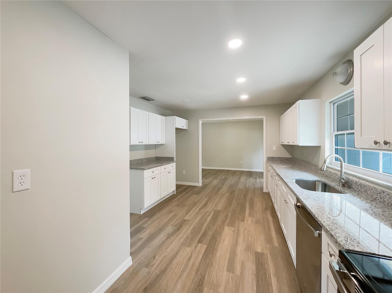 Image 10 of 27 For 11045 Lake Eustis Drive