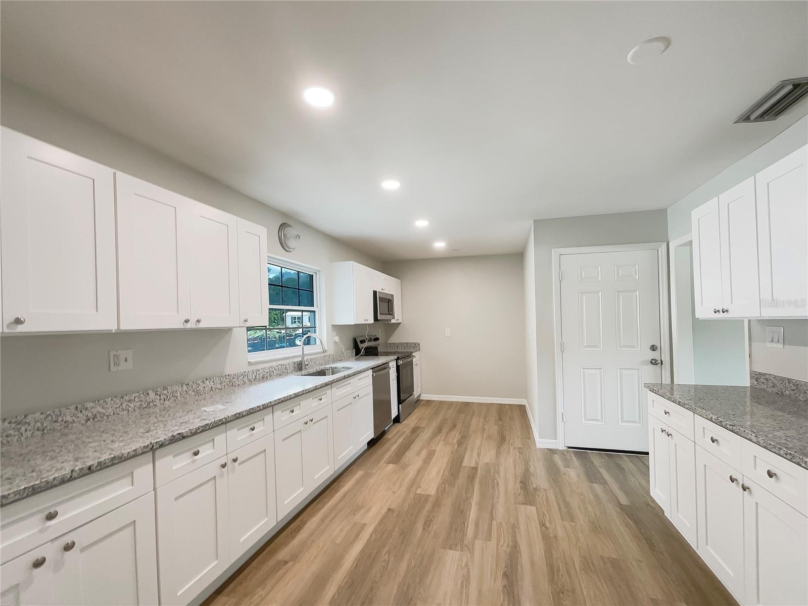 Image 6 of 27 For 11045 Lake Eustis Drive