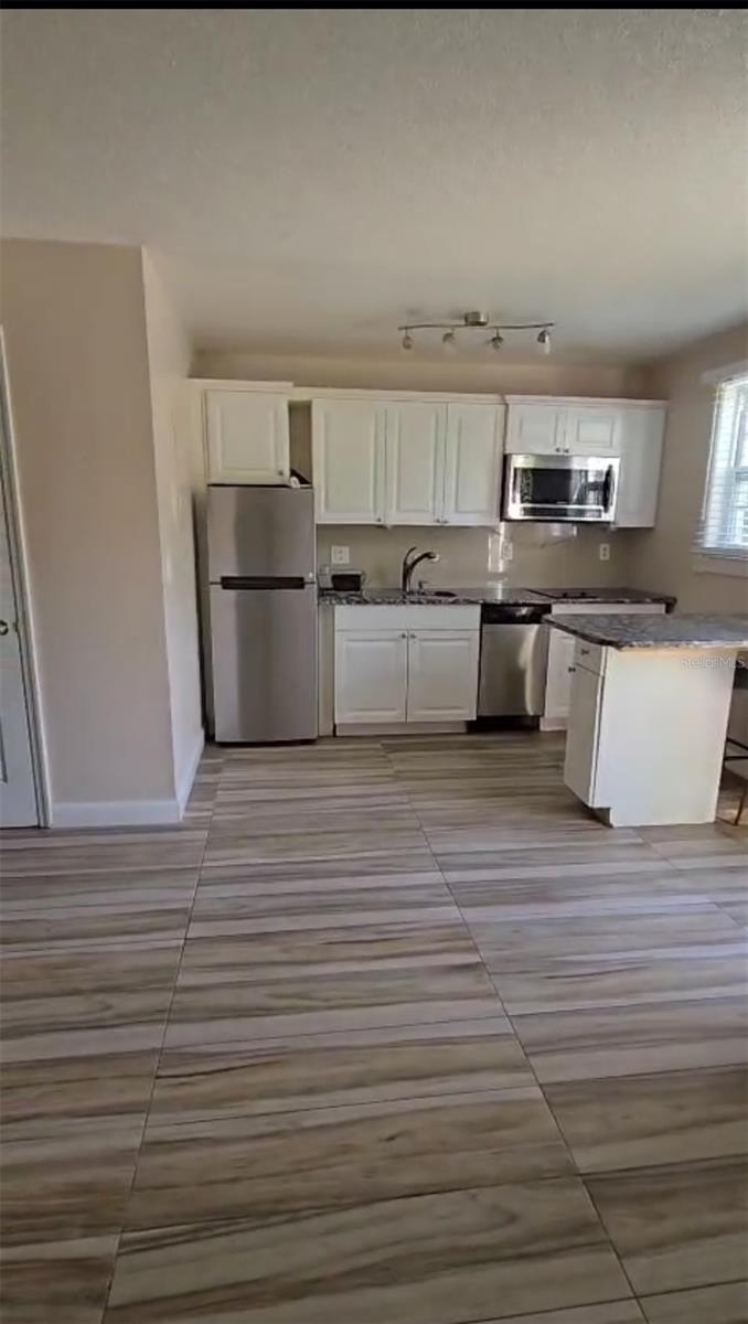 Image 5 of 12 For 807 Weldona Lane 106
