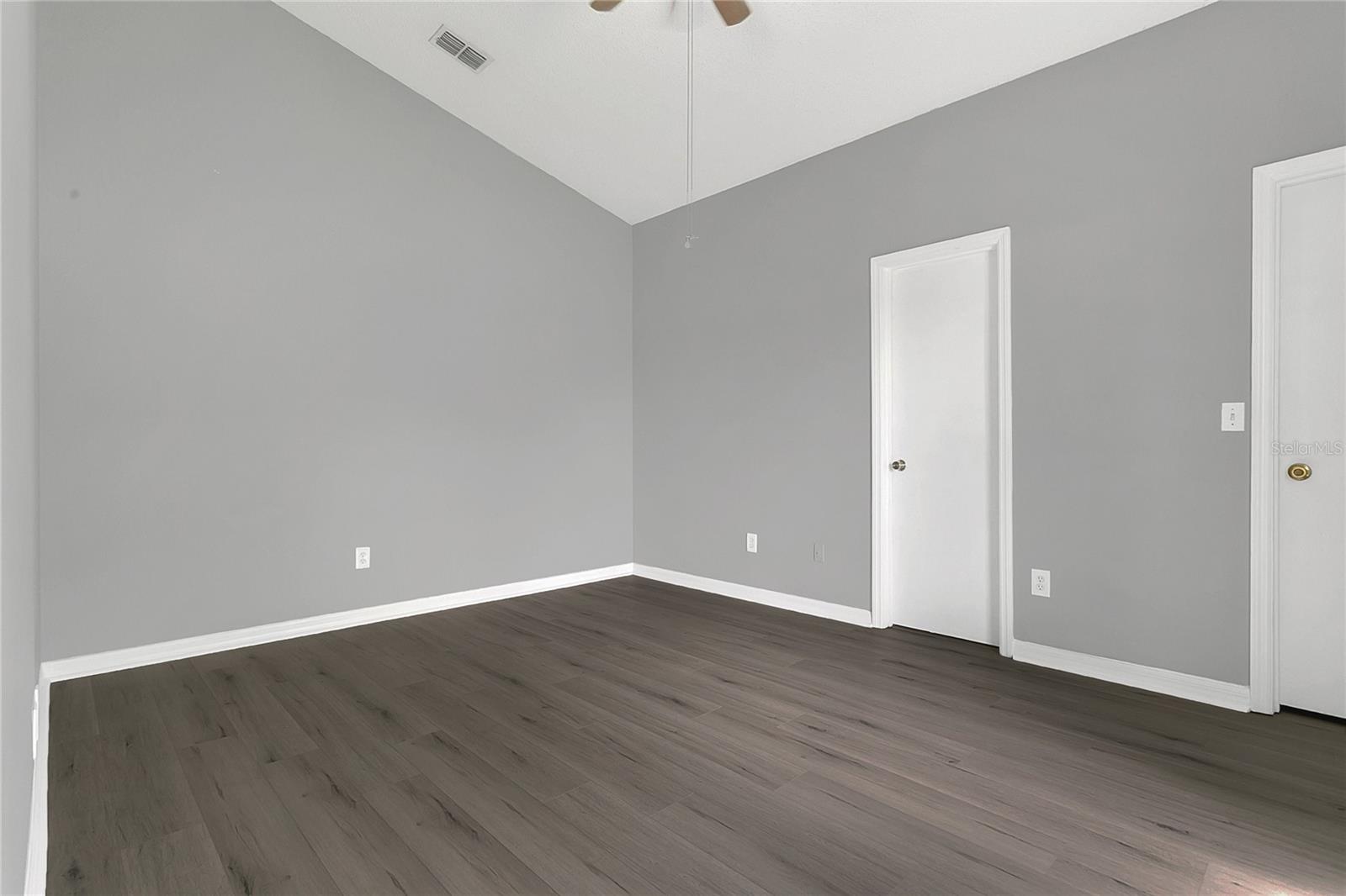 Image 12 of 27 For 18504 Washington Avenue