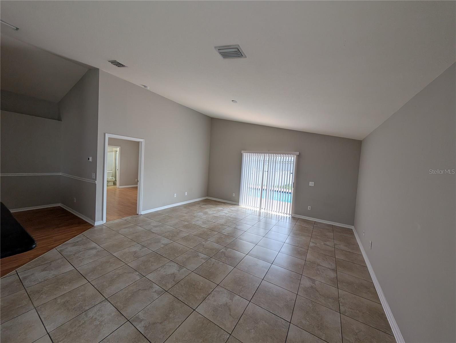 Image 6 of 17 For 913 Stallion Way