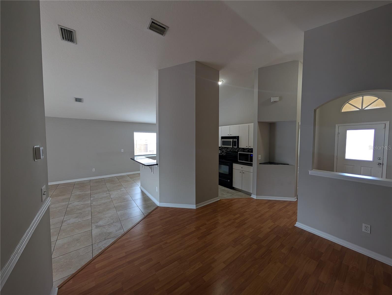 Image 7 of 17 For 913 Stallion Way