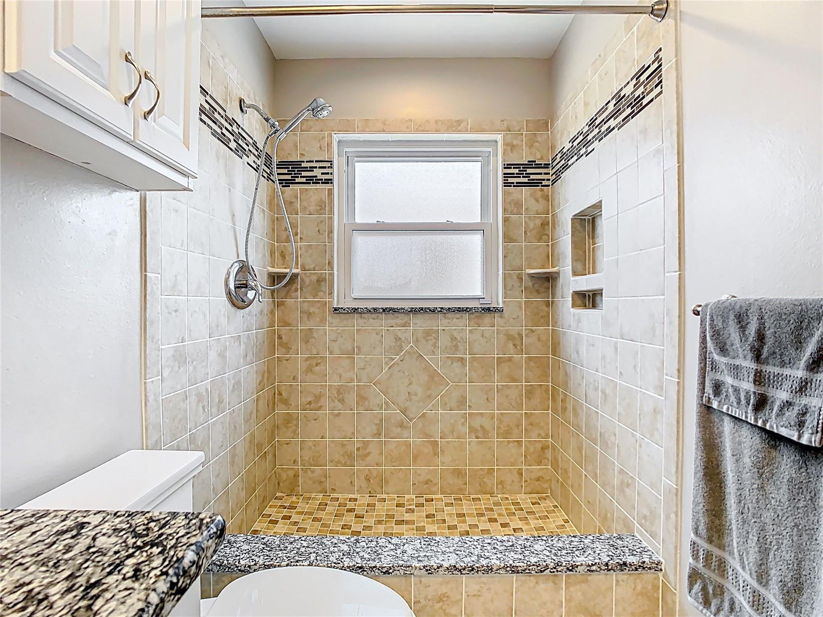 Image 24 of 46 For 2641 Delcrest Drive