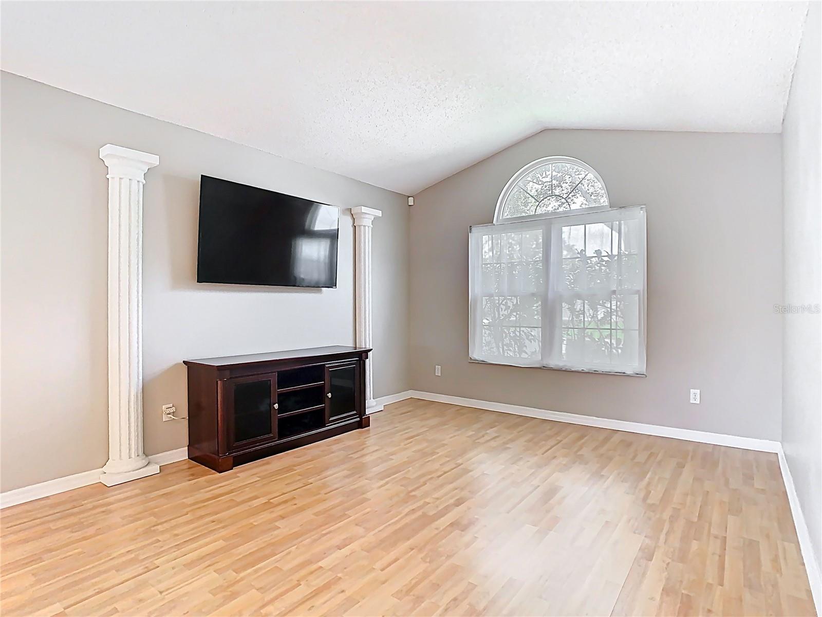 Image 5 of 46 For 2641 Delcrest Drive