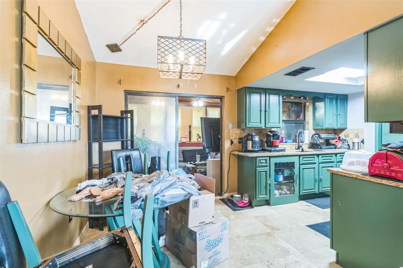 Listing photo id 8 for 9931 Crofton Lane
