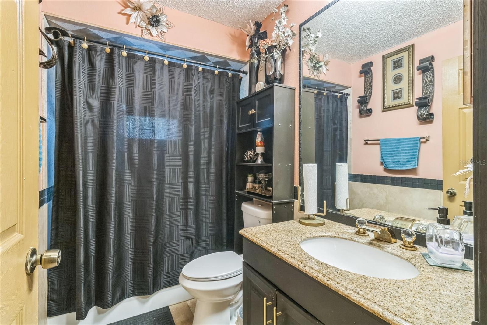 Listing photo id 12 for 9931 Crofton Lane