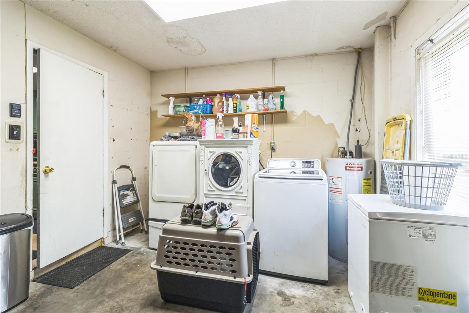 Listing photo id 16 for 9931 Crofton Lane