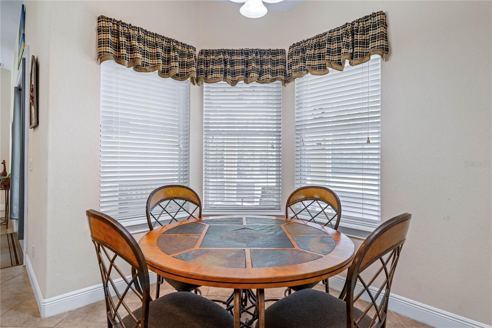Image 17 of 56 For 859 Leather Fern Lane