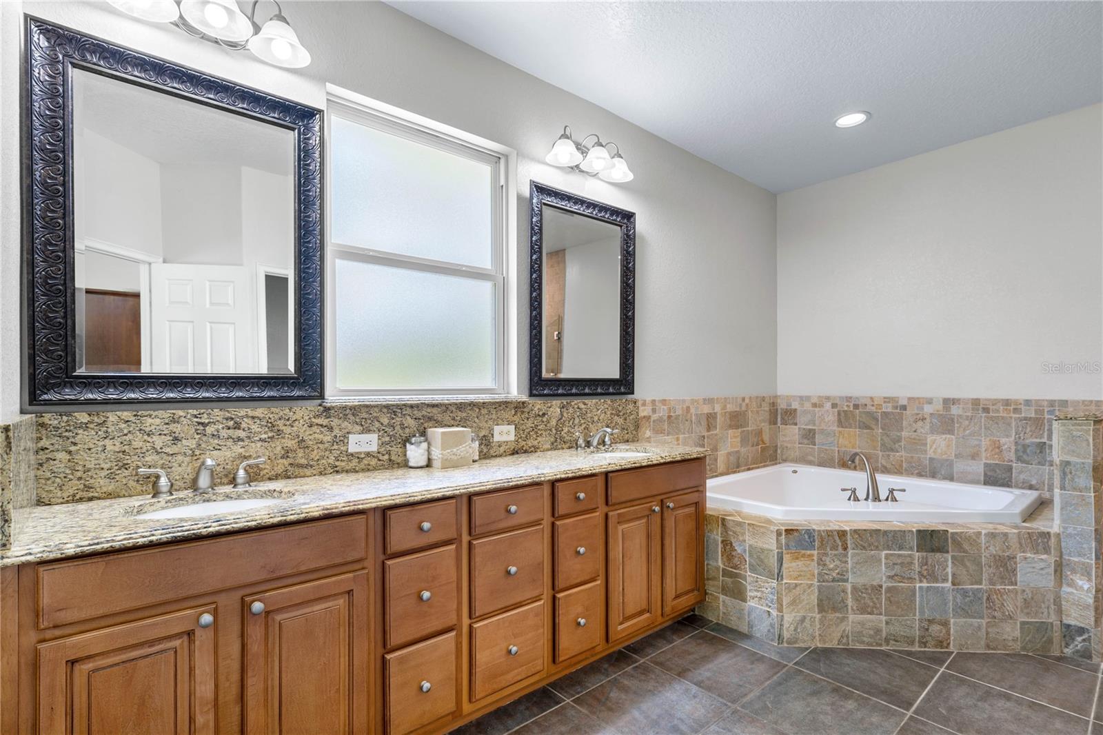 Image 21 of 56 For 859 Leather Fern Lane