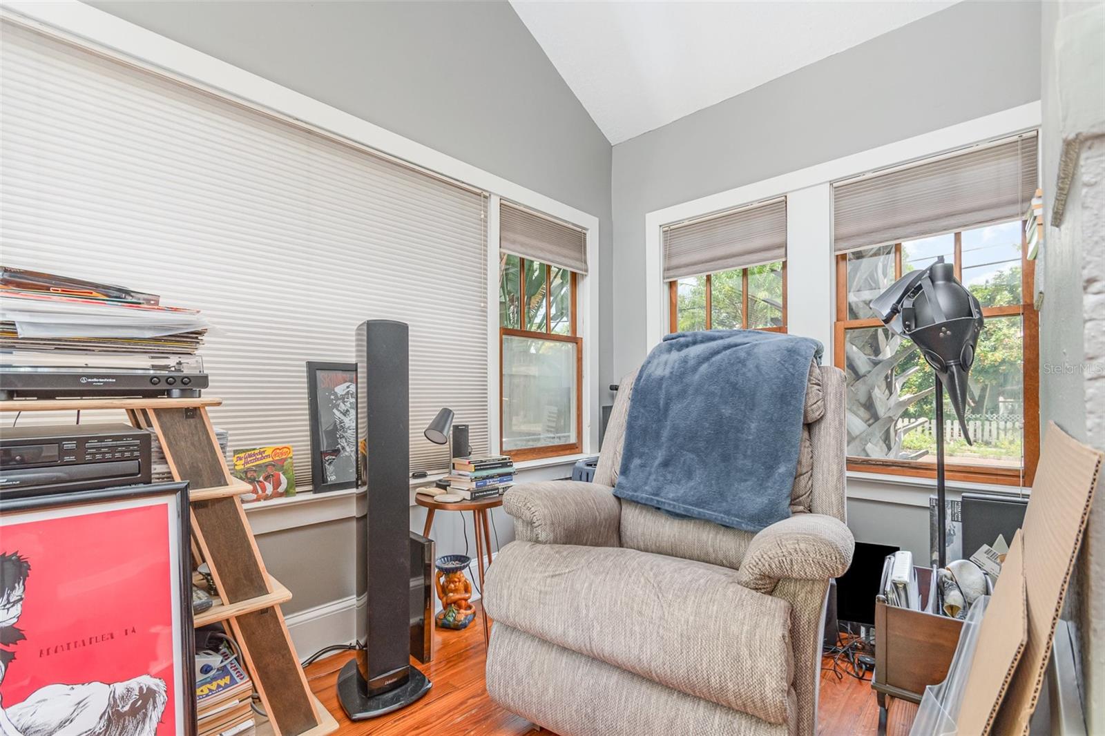 Image 20 of 29 For 914 Shine Avenue