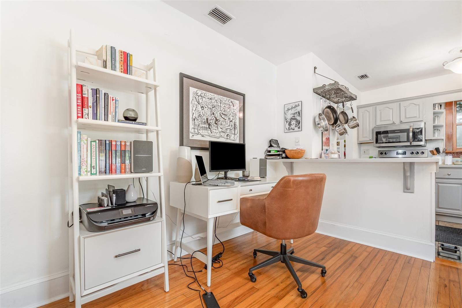 Image 4 of 29 For 914 Shine Avenue