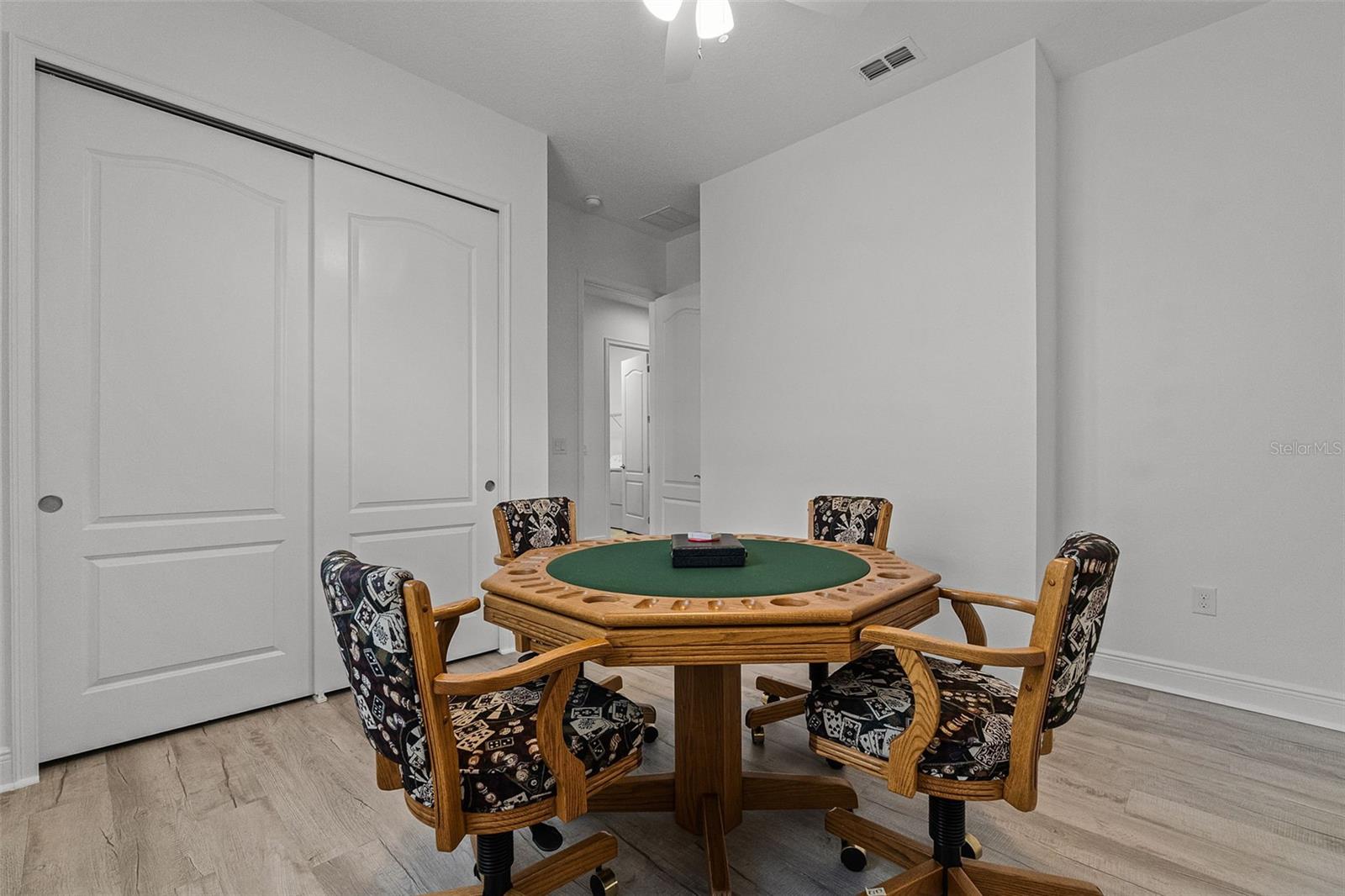Image 14 of 31 For 5013 Fountainwood Drive