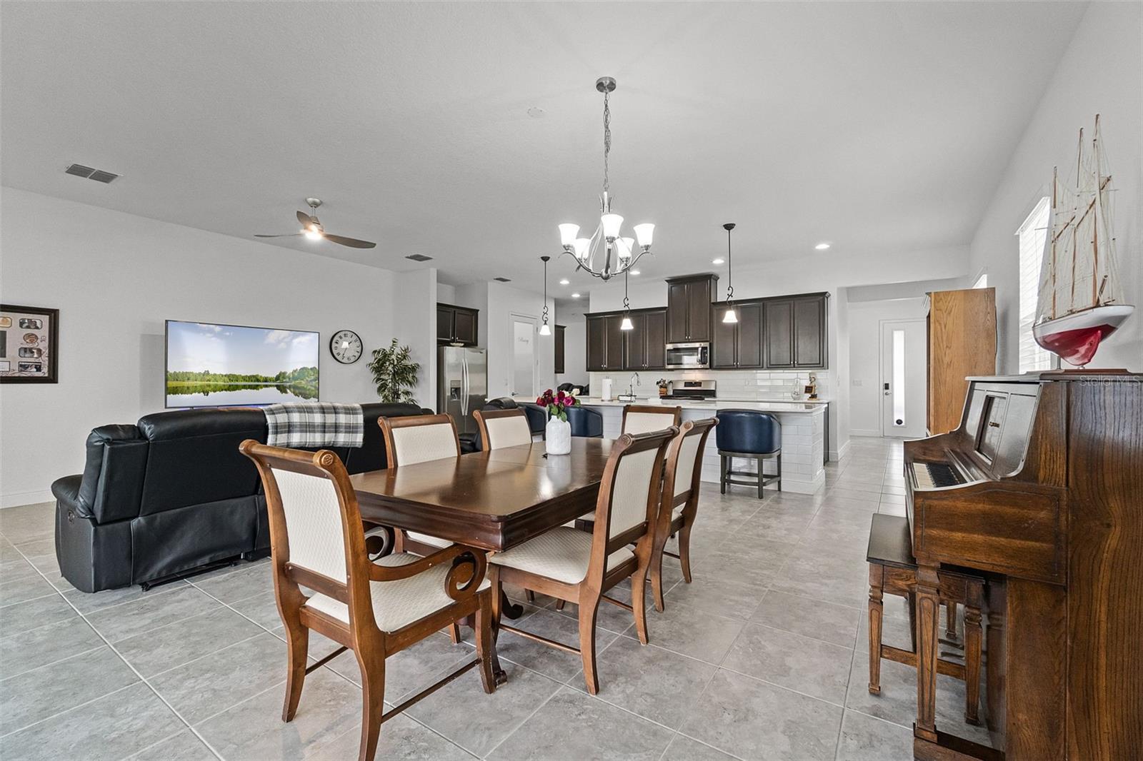 Image 5 of 31 For 5013 Fountainwood Drive